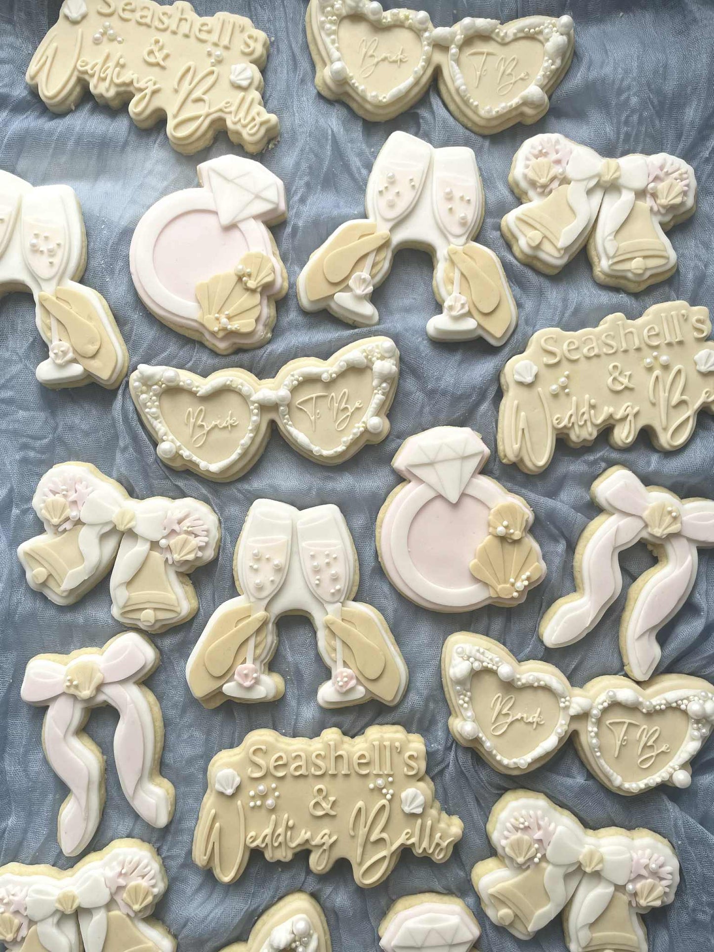 Ring with shells cookie cutter and stamp