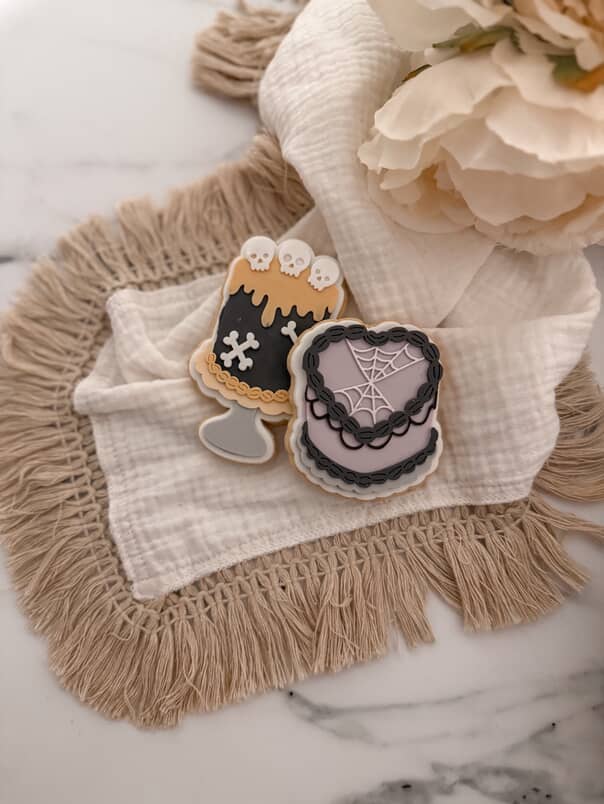 Vintage halloween heart cake cookie cutter and stamp