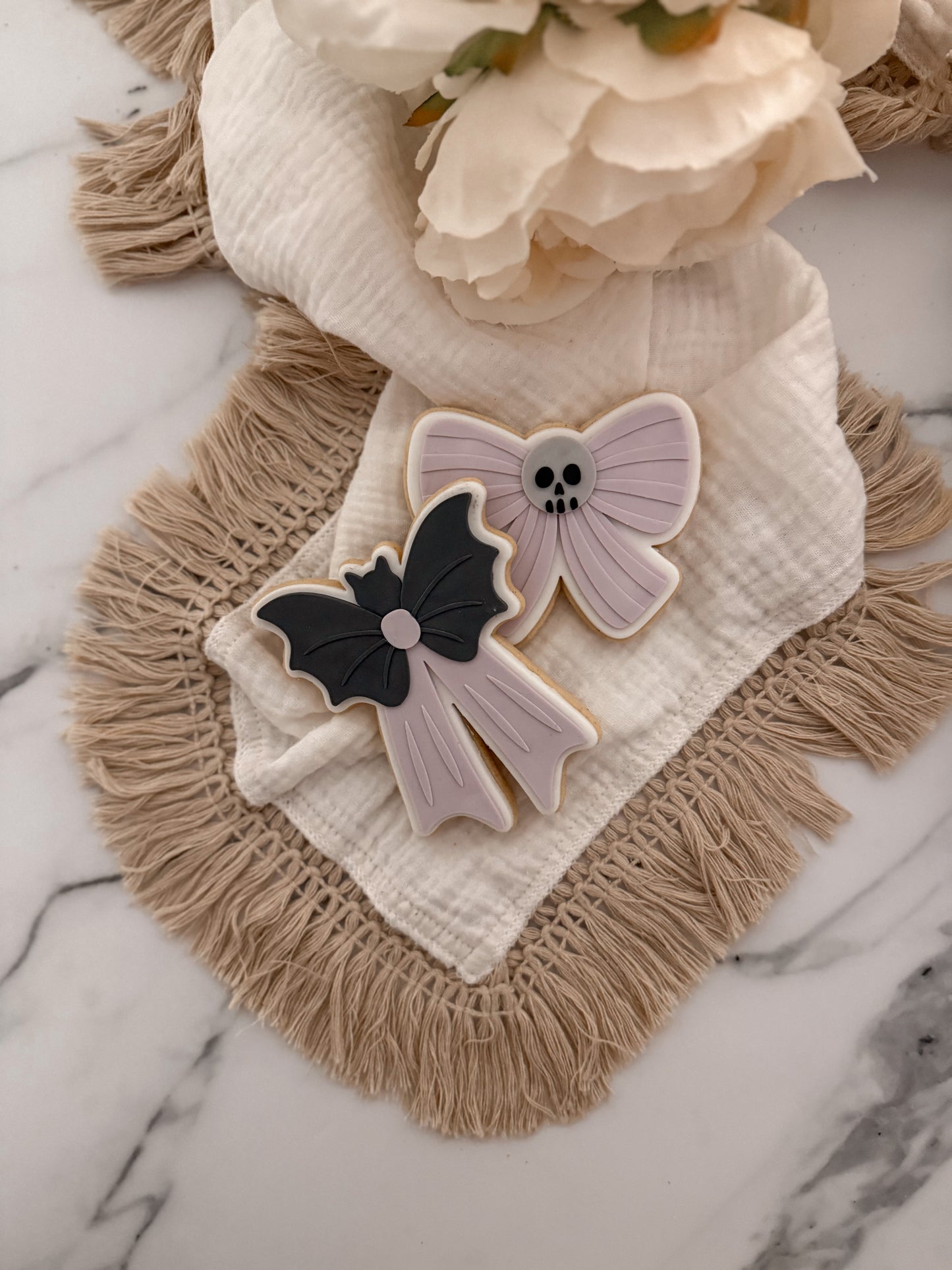 Skull bow cookie cutter and stamp