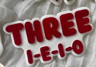 Three-i-e-i-o - Cookie Cutter & Stamp