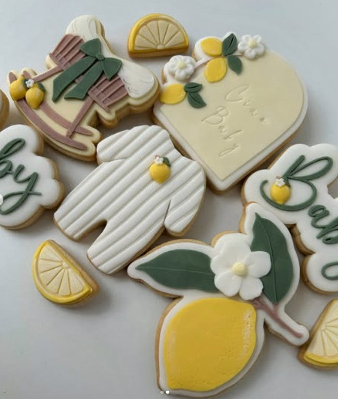 Baby basinet cookie cutter and stamp