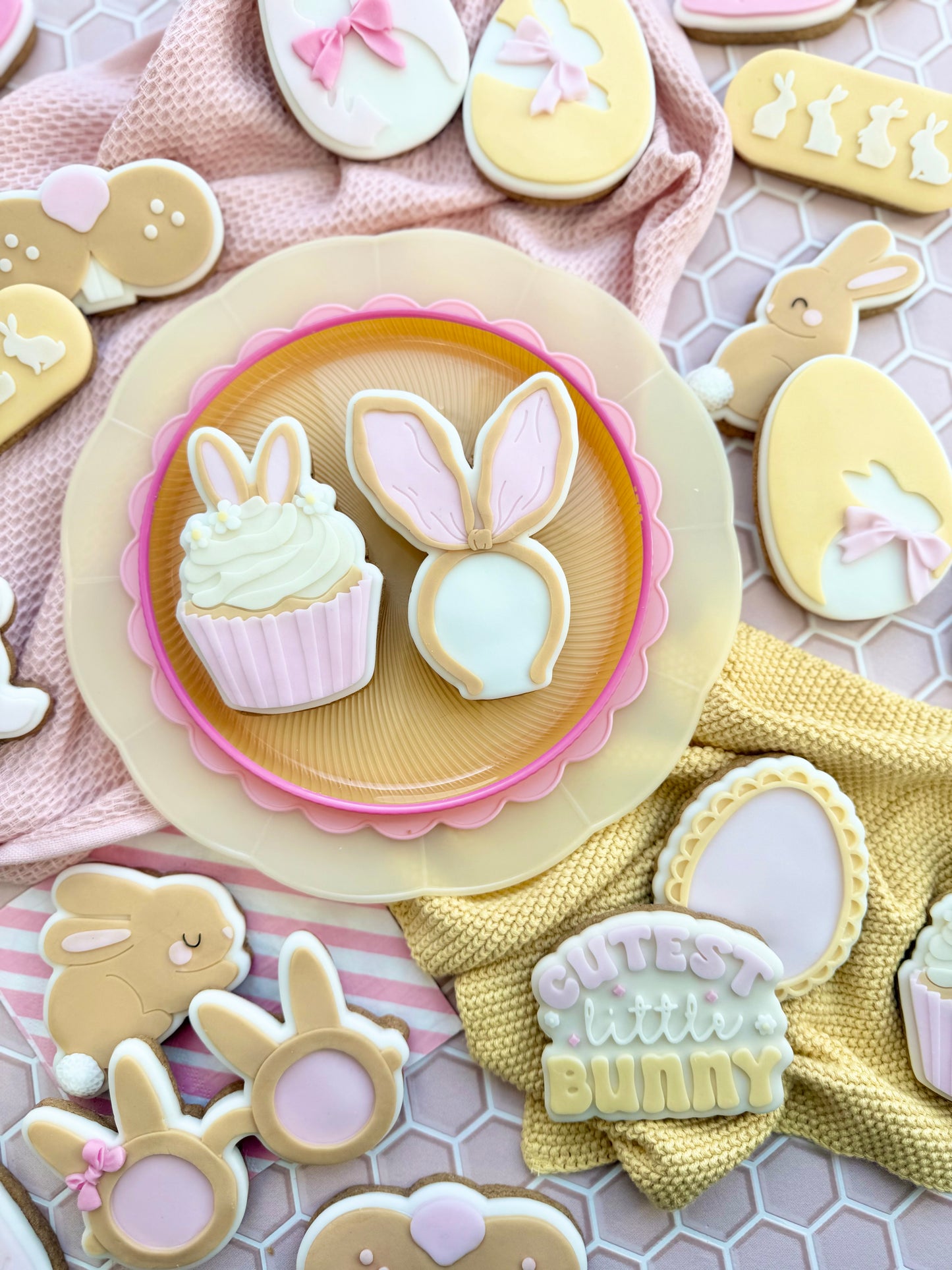 cute sitting bunny - Cookie Cutter & Stamp