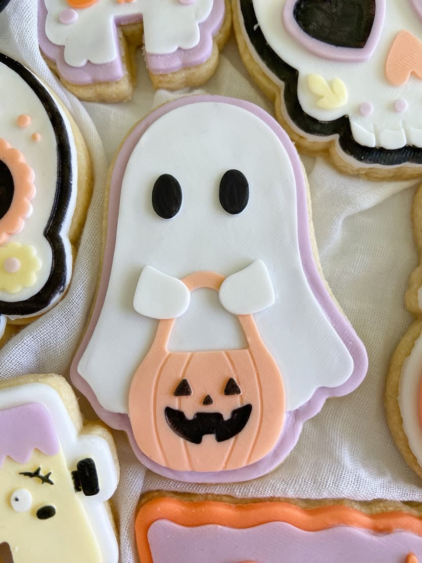 Ghost with pumpkin bucket - Cookie Cutter & Stamp