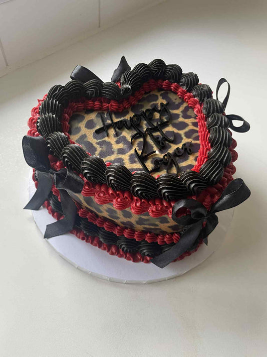 Leopard Vintage Heart cake
