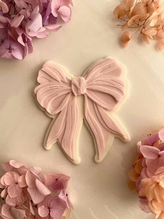 Ruffled Bow Cookie Cutter & Stamp