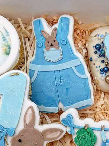 Dungarees with bunny - Cookie Cutter & Stamp