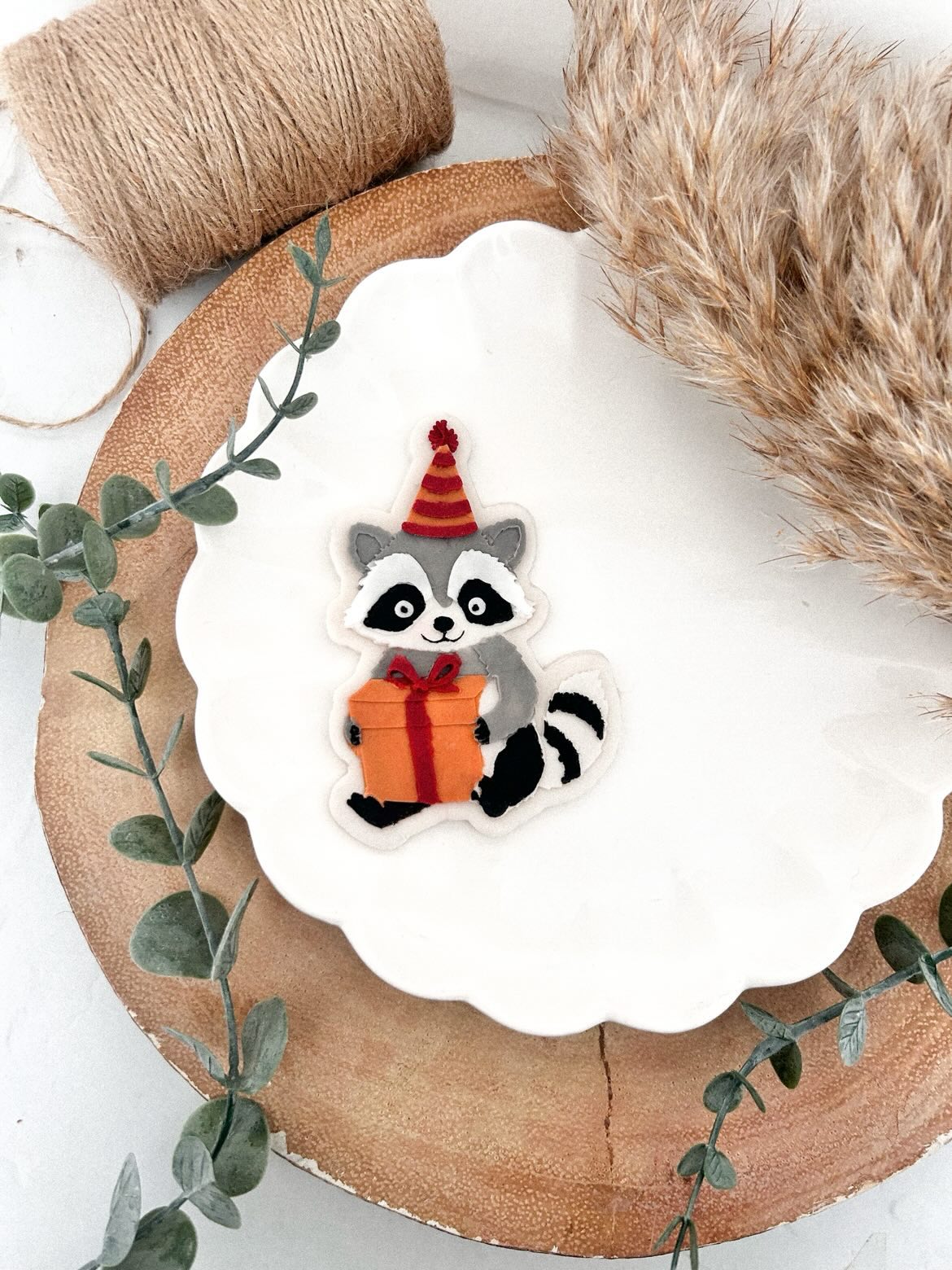 Raccoon with present - Cookie Cutter & Stamp