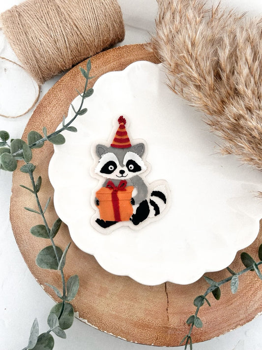 Raccoon with present - Cookie Cutter & Stamp