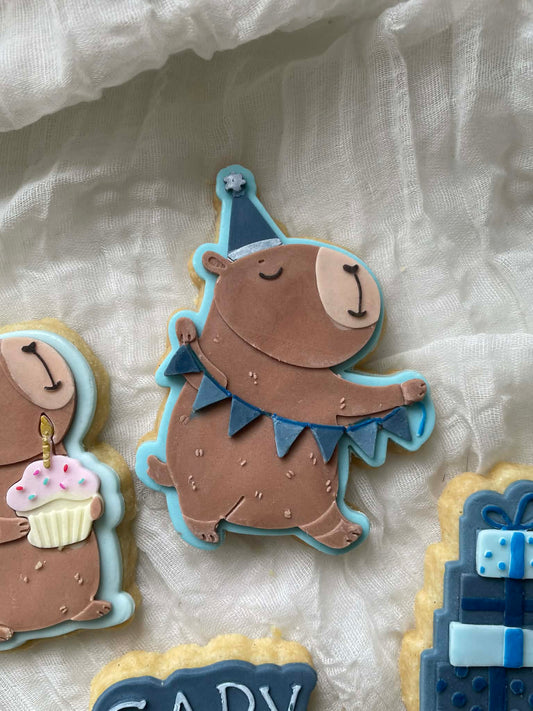 Capybara with bunting - Cookie Cutter & Stamp