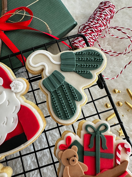 Woven mittens cookie cutter and stamp