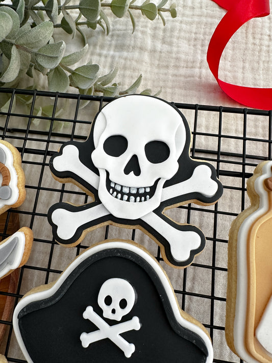 Skull and Crossbones Cookie Cutter & Stamp