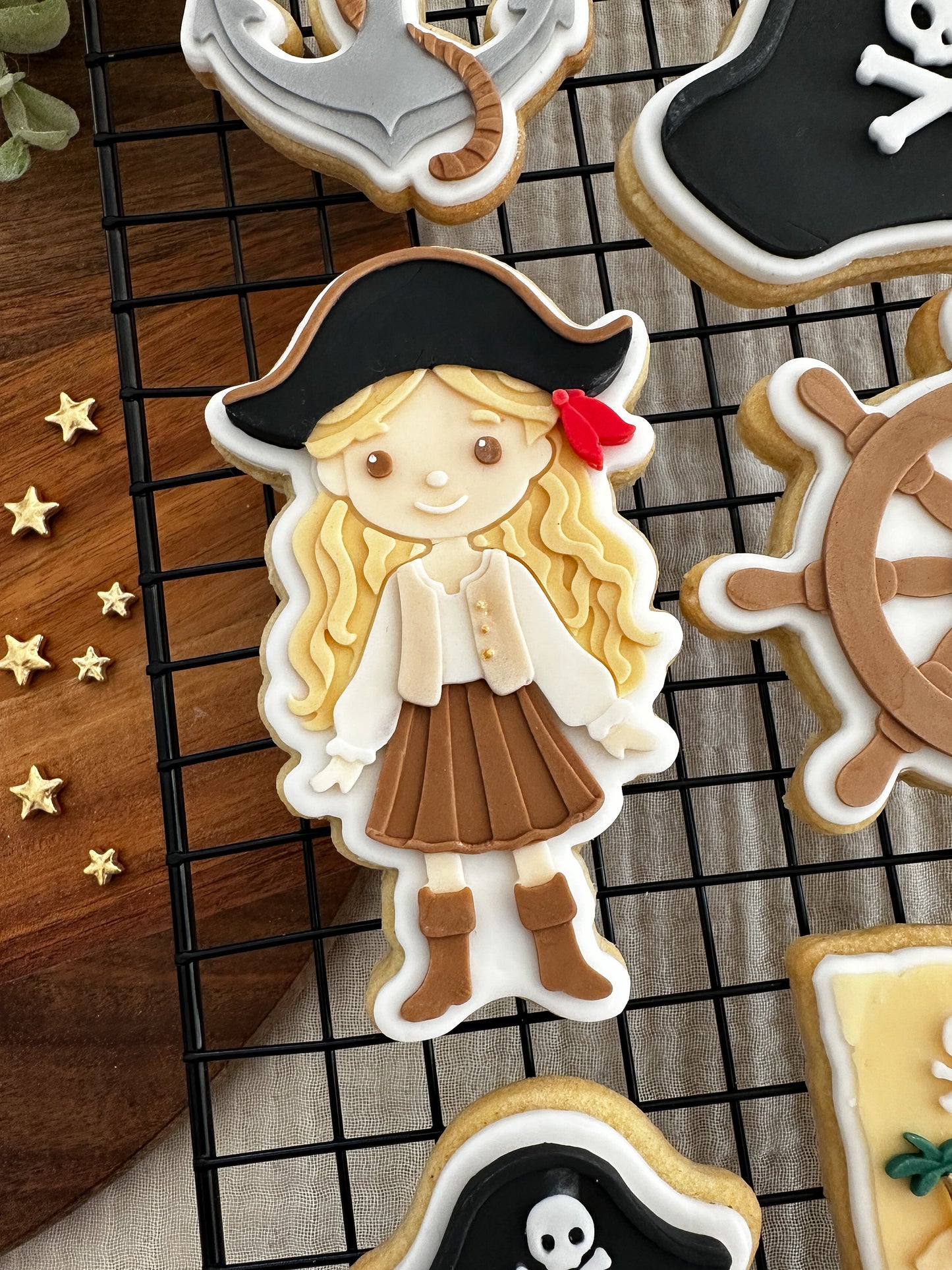 Pirate Girl Cookie Cutter & Stamp