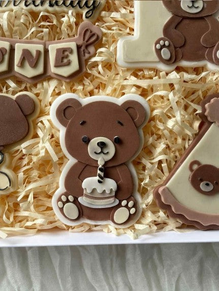 Bear with cake cookie cutter and stamp