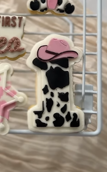 Cow-print 1 with cowboy hat - Cookie Cutter & Stamp