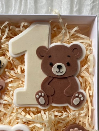 Bear with one cookie cutter and stamp