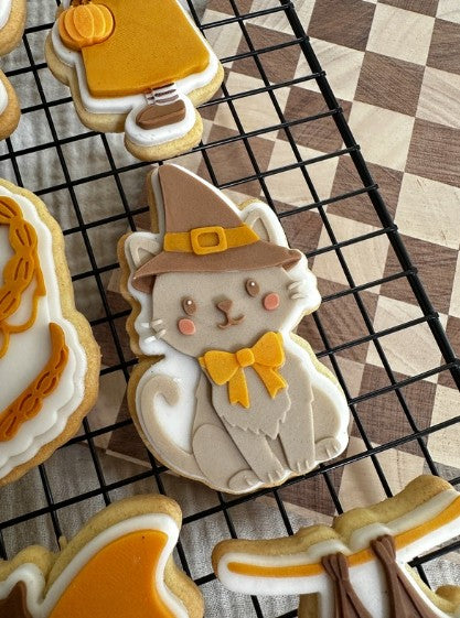 Witch cat cookie cutter and stamp