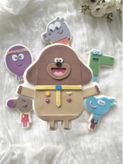 Duggee cookie cutter and stamp