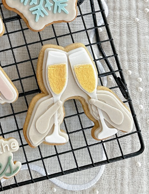 Toasting Glasses Cookie Cutter & Stamp