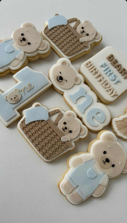 Bear in Basket cookie cutter and stamp