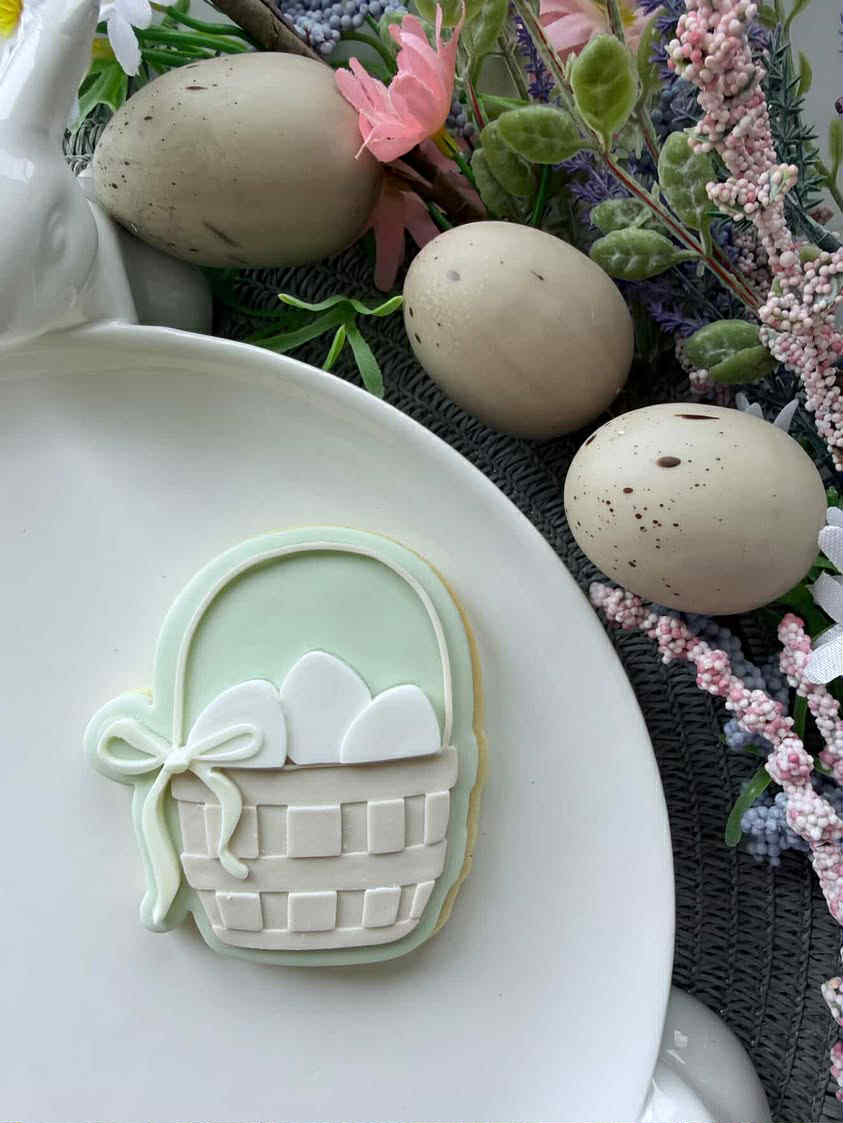Eggs in basket - Cookie Cutter & Stamp
