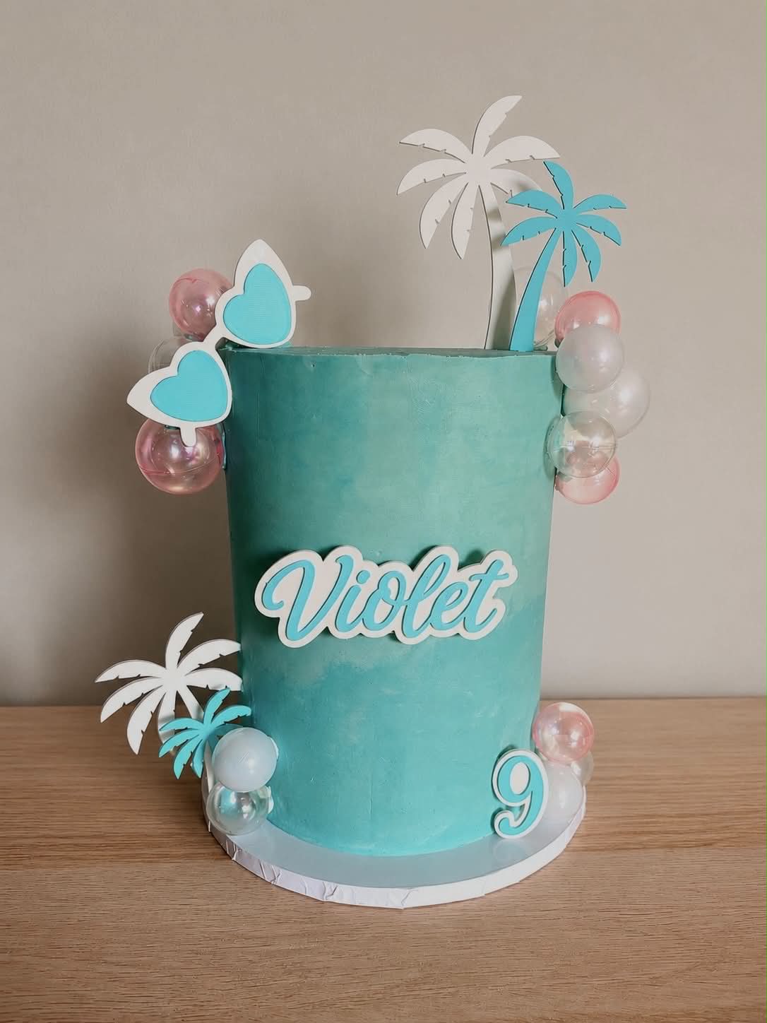 Beach themed toppers for 5' cake - Cupcake toppers