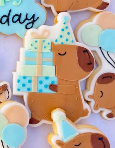 Capybara with presents - Cookie Cutter & Stamp