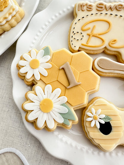 Honeycomb and daisies Cookie Cutter & Stamp