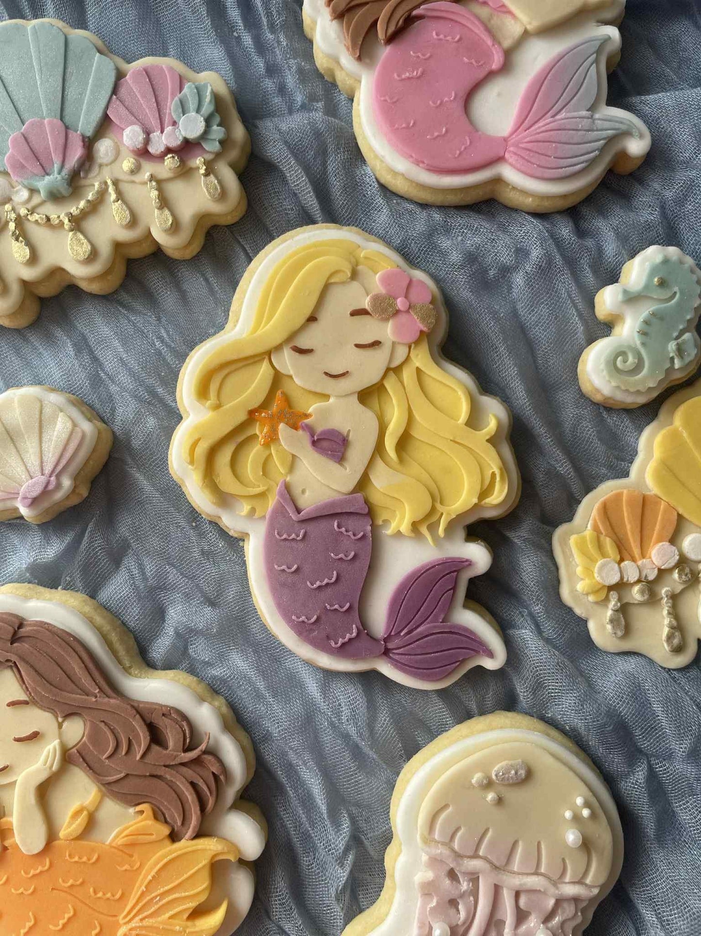 Mermaid holding starfish - Cookie Cutter & Stamp