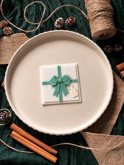 Present with tag and Bow - Cookie Stamp & cutter
