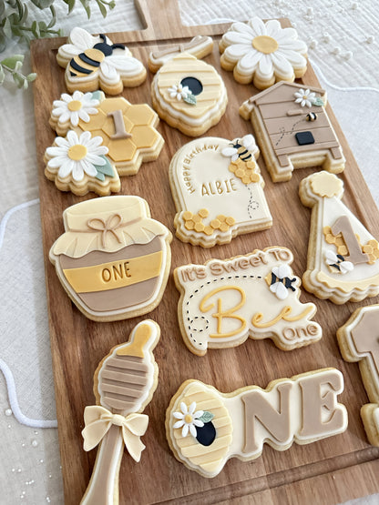 Beehive Cookie Cutter & Stamp