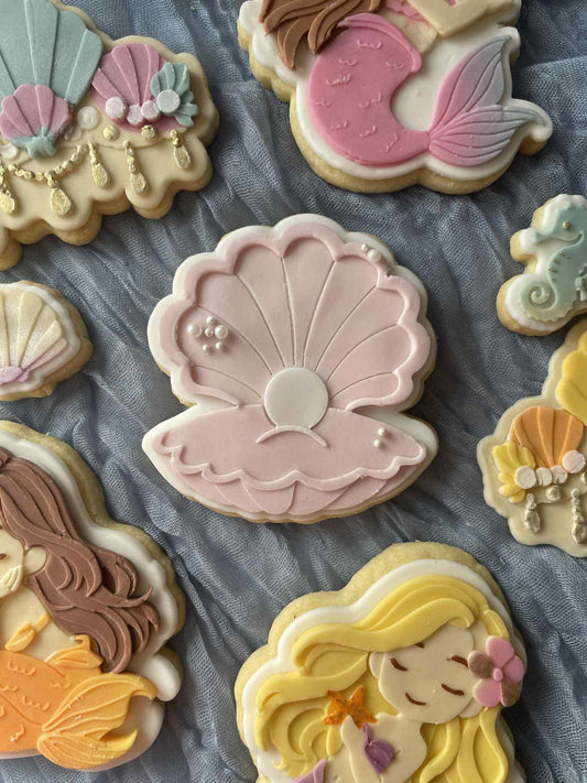 Clam Shell Cookie Cutter & Stamp