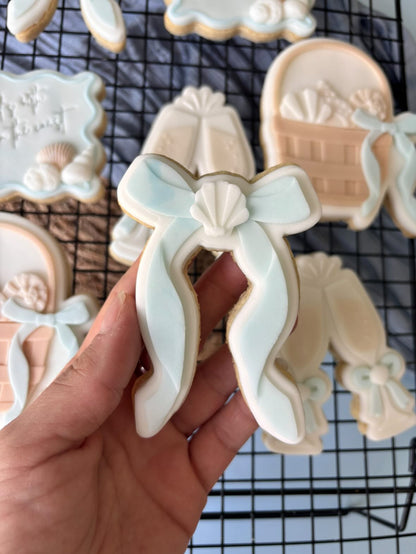 Bow With A Shell Cookie Cutter & Stamp
