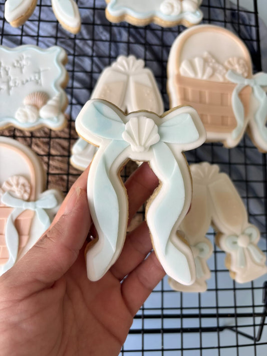 Bow With A Shell Cookie Cutter & Stamp
