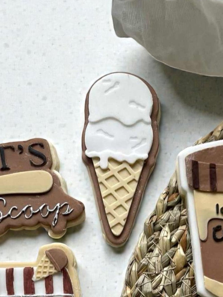 Ice cream in cone - Cookie Cutter & Stamp