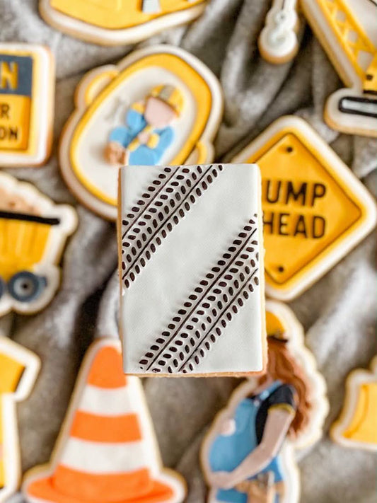 Tyre tracks - Cookie Cutter & Stamp